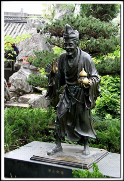 铸铜济公佛像